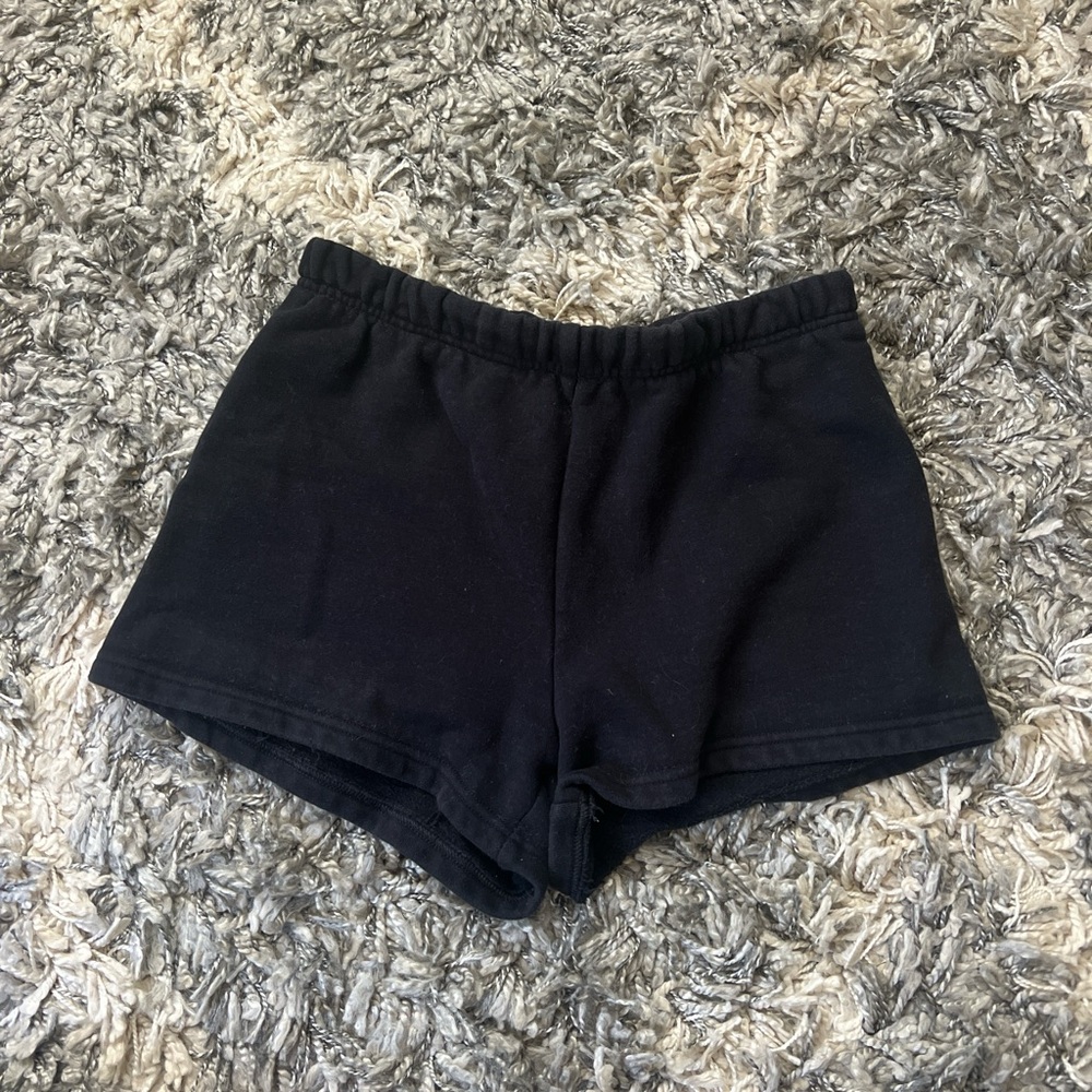 Aritzia TNA Cozy Fleece Shorts